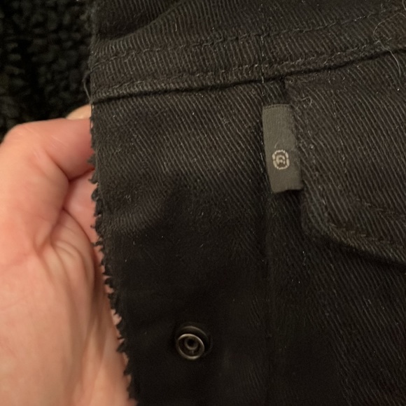 ✨Levis denim jacket✨ - Picture 3 of 3